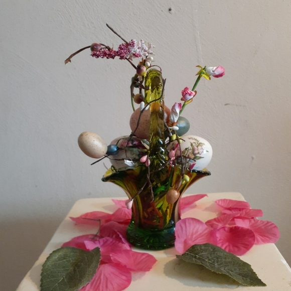 Green Glass Basket With Floral Eggs - Picture 8 of 11